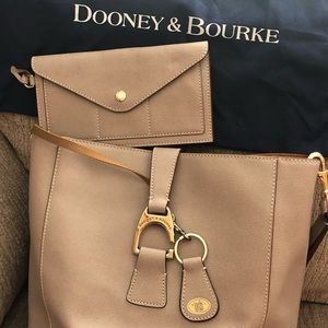 Dooney & Bourke Tote Leather Taupe w/red